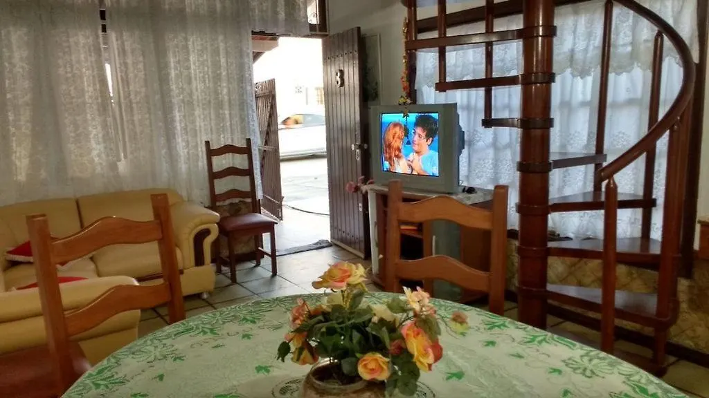 Excelente Casa A 40 Metros Da Praia E 100 M Do Shopping Pero ! Wi-Fi Cabo Frio 0*,  Brazil